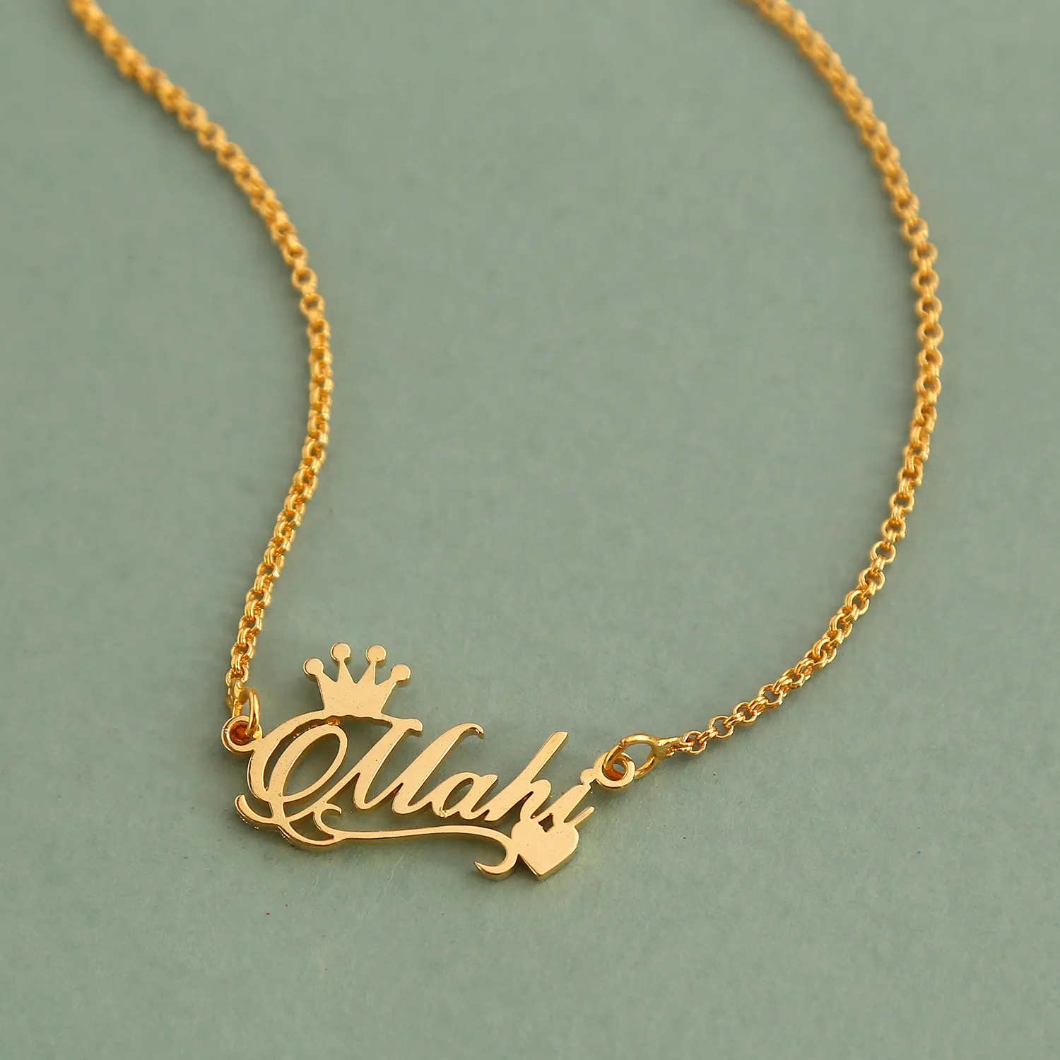 crown underlined name necklace